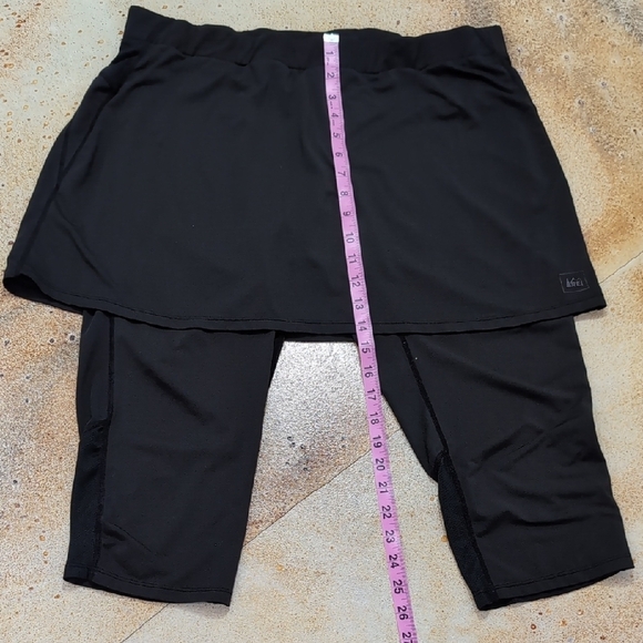 REI | Dark Charcoal Skirted Leggings 17" Inseam 3/4 Length Size L - Picture 4 of 8